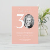 Schau mal, wer ist 30 | Einladung zum 30. Geburtst (Stehend Vorderseite)