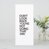 Schau nicht zurück, du gehst nicht so. (Stehend Vorderseite)
