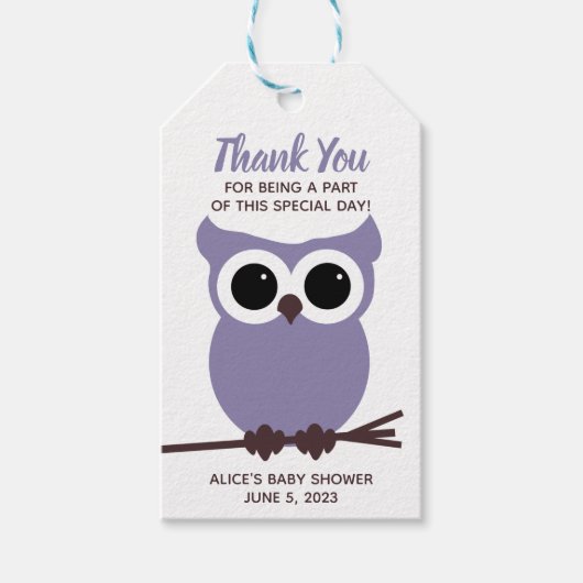 Schau, wer fast fällig ist! Lila Babydusche Geschenkanhänger (Vorderseite)