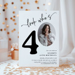 Schau, wer ist 40! Modernes Foto 40. Geburtstag Einladung<br><div class="desc">Feiern Sie die großen 4-0 im Stil mit unserem "Look Who's 40" Party Invites. Jede Einladung enthält einen atemberaubenden schwarz-kursiven Schriftart und ein elegantes Kalligrafieschrift, Set vor einem minimalistisch-weißen Hintergrund. Die pièce de resistance? Ein Foto des Geburtstagssterns in der Nullstellung! Diese Einladungen sind ideal für alle, die eine Meilenstein Geburtstagsparty...</div>