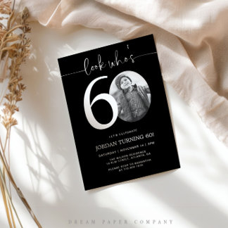 Schau, wer ist 60 | Black 60. Birthday Invite Einladung