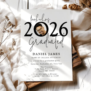 Schau, wer seinen Abschluss gemacht hat Foto-Absch Einladung