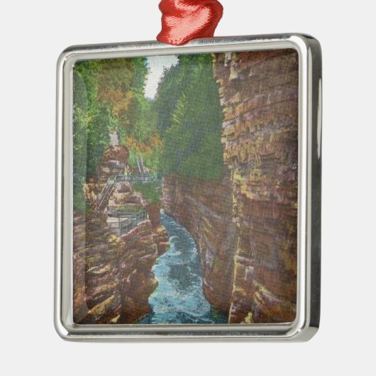 Schauen hinunter Ausable Abgrund von Hydes Höhle Ornament Aus Metall (Links)