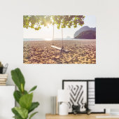 Schauen Sie bei Sonnenuntergang am Strand Poster (Heimbüro)