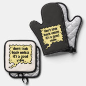 schauen Sie nicht zurück, es sei denn, es\s ist ei Ofenhandschuh & Topflappen-Set (Vorderseite/Rückseite)