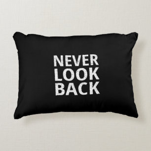Schauen Sie nie zurück - das Inspirieren von Retr Dekokissen