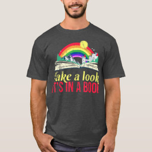 Schauen Sie sich das Buch Retro Rainbow1076 an T-Shirt