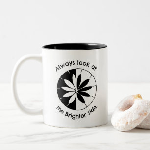 Schauen Sie sich das hellere Zitat an Zweifarbige Tasse