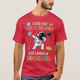 Schauen Sie sich den Kindergarten an, der die Astr T-Shirt