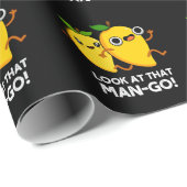 Schauen Sie sich den Mann-go Funny Fruit Pun Dark Geschenkpapier (Rolleneckpunkt)