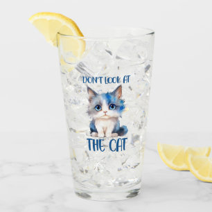 Schauen Sie sich die Katze nicht an - Adorable Blu Glas