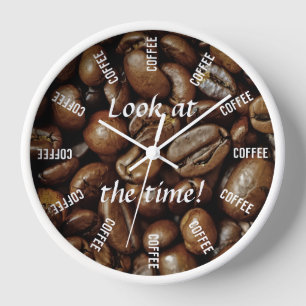 Schauen Sie sich die Zeit an! Kaffeezeit Uhr