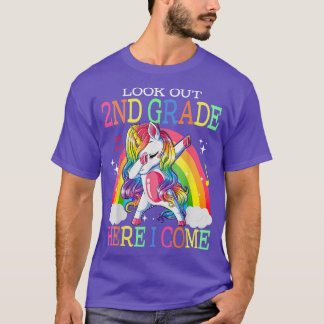 Schauen Sie sich die zweite Klasse an, hier komme T-Shirt