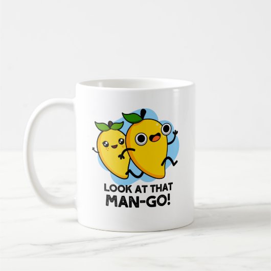 Schauen Sie sich diesen Mann-go-Funny-Fruit-Pun an Kaffeetasse (Links)