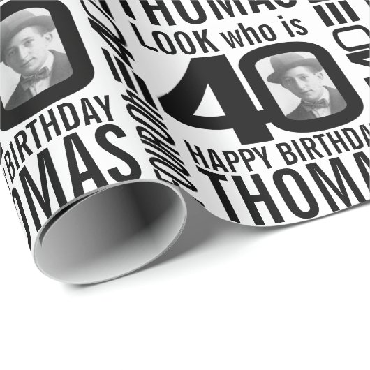 Schauen Sie, wer 40 Foto Bruder Mono 40. Geburtsta Geschenkpapier (Rolleneckpunkt)