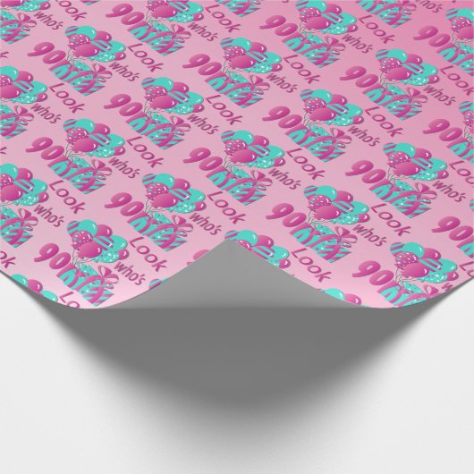 Schauen Sie, wer 90 im Rosa u. in Turquoise2 - 90. Geschenkpapier (Ecke)