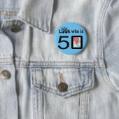 Schauen Sie, wer Blau 50 ist Button (Beispiel)