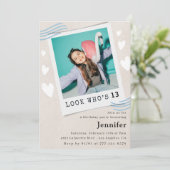 Schauen Sie, wer die Einladungen zum 13. Geburtsta (Stehend Vorderseite)