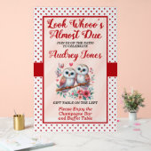 Schauen Sie, wer fast die passende Babydusche hat. Acrylschild (Hochzeit)