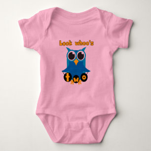 Schauen Sie Whoos 2 Geburtstags-T-Shirts und Baby Strampler