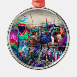 Schaufenster - Gefärbte Krawatte ist zurück Silbernes Ornament