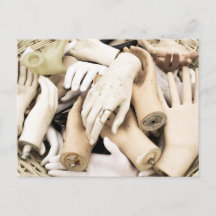 Schaufensterpuppenhände auf dem Flohmarkt