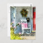 Schaukelstuhl mit rosa Kissen Postkarte (Vorne/Hinten)