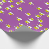 Schaumbecher auf lila geschenkpapier (Ecke)