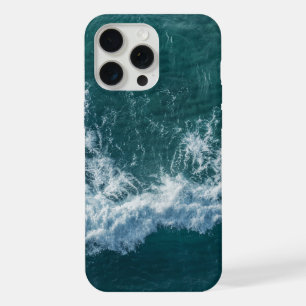 Schaumiges Ozeanmuster auf der Wasseroberfläche iPhone 15 Pro Max Hülle