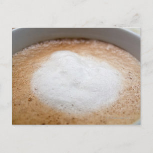 Schaumstoff auf Cappuccino, nah Postkarte
