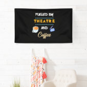 Schauspieler mit Theaterkaffee Banner (Insitu)