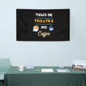 Schauspieler mit Theaterkaffee Banner (Messeveranstaltung)