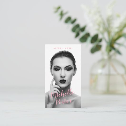 Schauspielmodelle Headshot Schwarzweiß-Foto Modern Visitenkarte (Stehend Vorderseite)