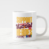 SCHAZAM! Götterwut | Unterstützung lokaler Helden Jumbo-Tasse (Rechts)