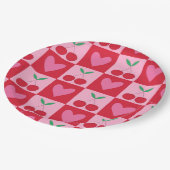 Scheckige Kirschen mit rosa Herzen Muster Pappteller (Schrägansicht)