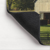 Scheune auf Thoroughbredpferdebauernhof am Mousepad (Ecke)