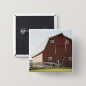 Scheune in der ländlichen Landschaft Button (Vorne & Hinten)