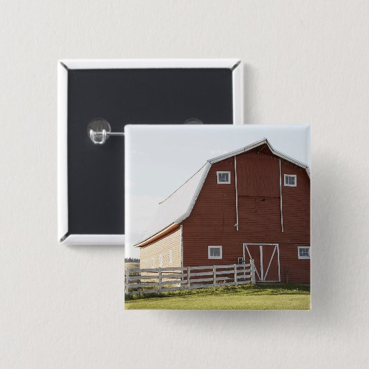 Scheune in der ländlichen Landschaft Button (Vorne & Hinten)