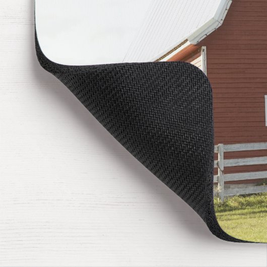 Scheune in der ländlichen Landschaft Mousepad (Ecke)