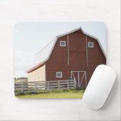 Scheune in der ländlichen Landschaft Mousepad (Mit Mouse)
