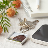 Scheune in der ländlichen Landschaft Schlüsselanhänger (Seite)