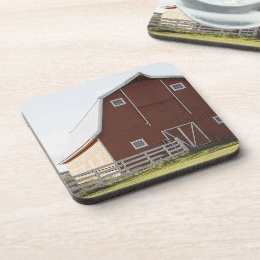 Scheune in der ländlichen Landschaft Untersetzer (Linke Seite)