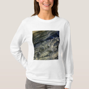 Schichten herausgestellt an der polaren Schlucht T-Shirt