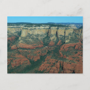 Schichten roter Felsen in Sedona Arizona Postkarte