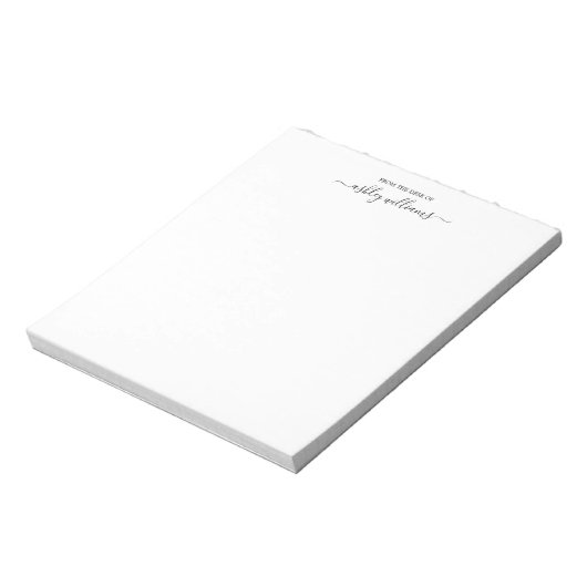 Schick schwarzes Skript von der Schreibtisch mit e Notizblock (Rotiert)