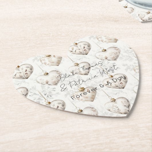 Schicke Creme-Grau-Herzen-Ornamente Hochzeit Untersetzer (angewinkelt)