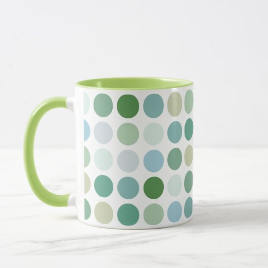 Schicke farbenfrohe grüne Punkte Muster Monogramm Tasse (Links)