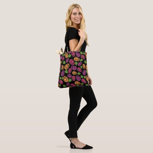 Schicke moderne stilvolle tasche (Am Model)