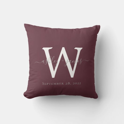 Schicke Monogramm-Bordeaux-Hochzeits-Erinnerung Kissen (Vorderseite)
