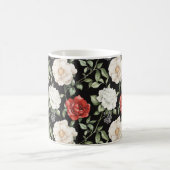Schicke schwarze rote weiße Blumen Kaffeetasse (Mittel)